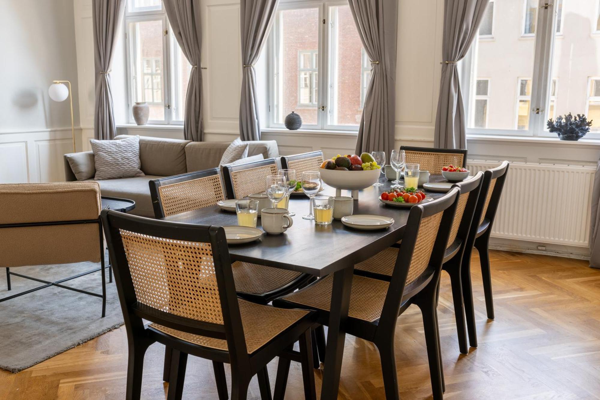 Large With Canal View In Cph * Kopenhagen