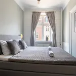 Large Apartment With Canal View In Central Cph City